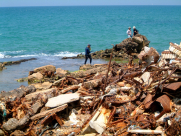صور لبقايا بيوتنا المتناثرة على شاطئ العجمي بمدينة يافا 